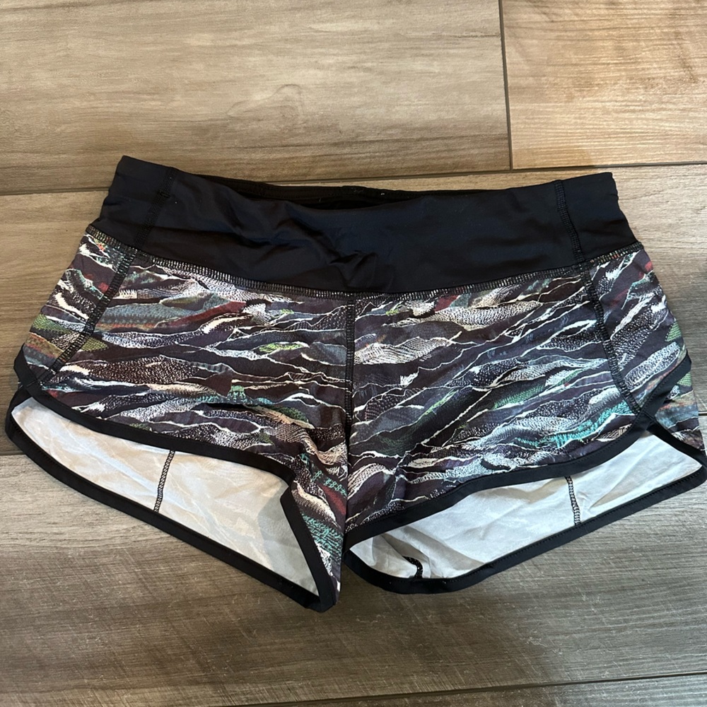 Lululemon Speed Up Short 2.5” size 4